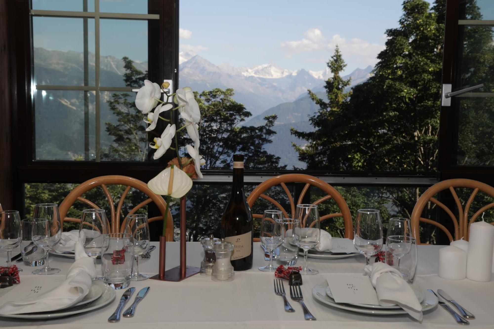 Hotel-Restaurant Le Mont Paisible, Crans-Montana Extérieur photo